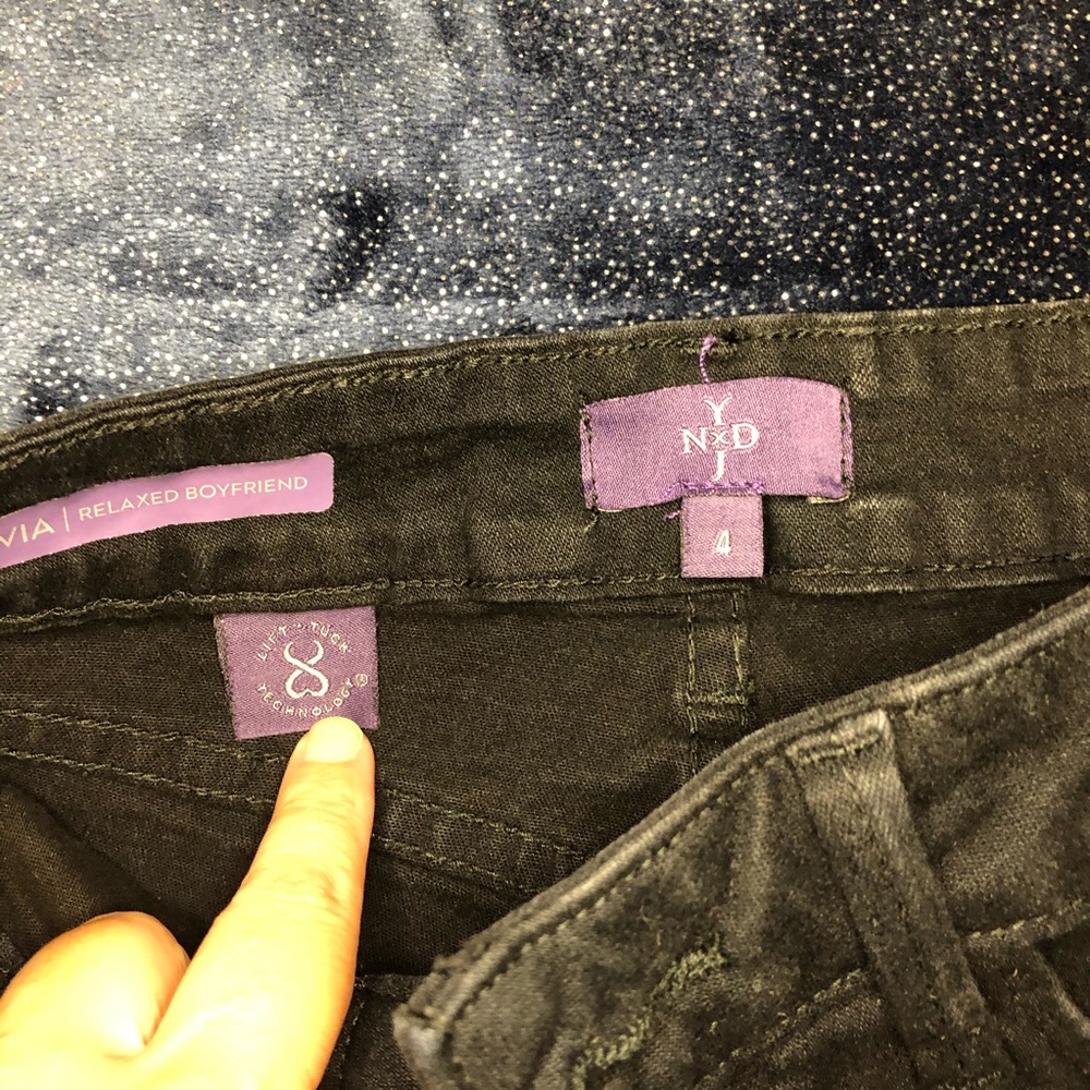 A pair of NYDJ black jeans. Size 4 - Picture 6 of 14